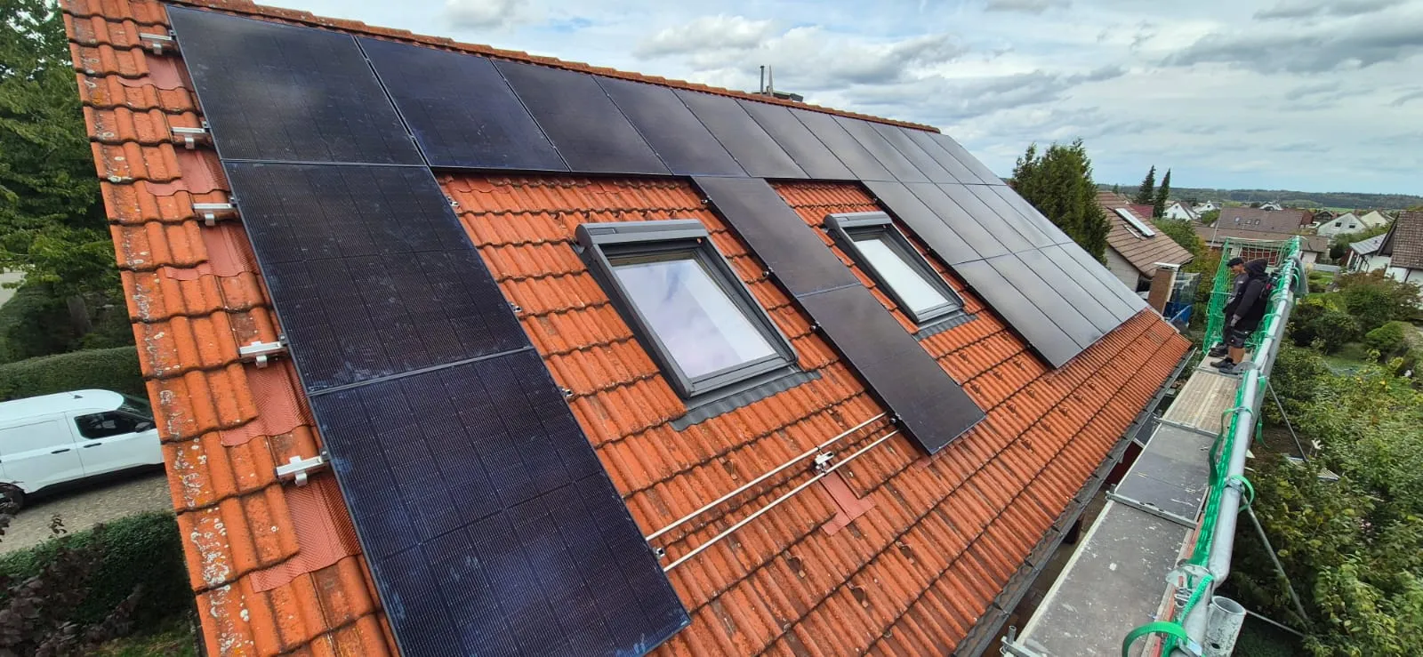 Referenz Neuhausen ob Eck: PVT-Module über die gesamte Dachfläche
